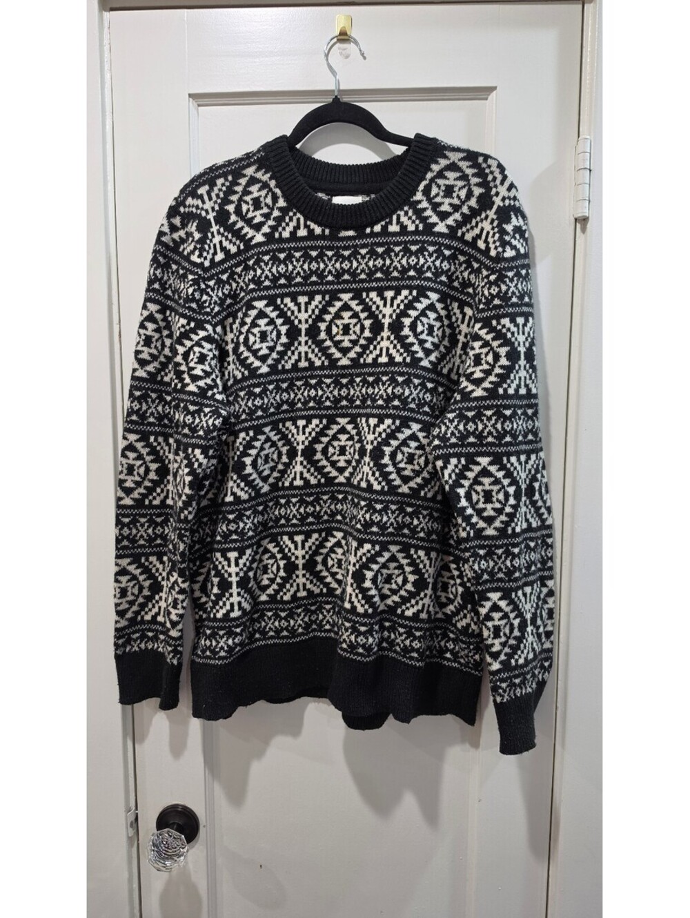 H&M Large Black and White Patterned Sweater